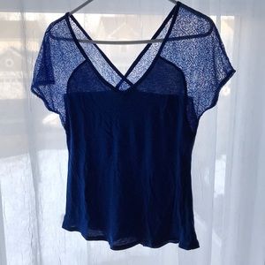 Express shirt with lace sleeves